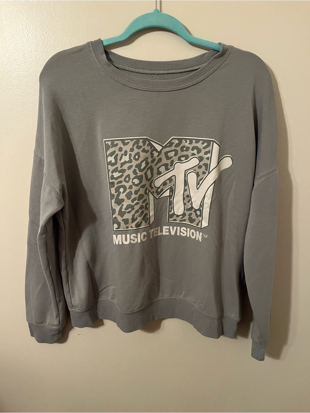 M TV  sweatshirt